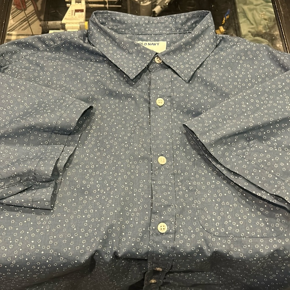 Short Sleaved Floral Button Down - Large
